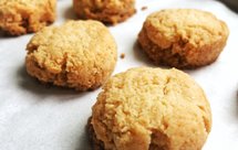 只需三种原料的生酮黄油饼干