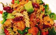 藜麦意面虾仁蔬菜沙拉