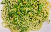 罗勒鸡肉松子意面