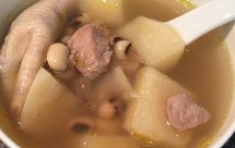 鸡脚煲沙葛眉豆汤