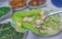 西芹炒鸡头米^芡实