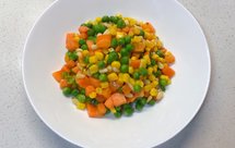 松子杂蔬粒 （胡萝卜 青豆 玉米 松仁）by wqy