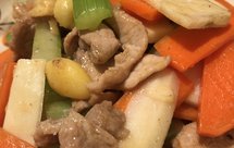 猪腱子肉片炒杂菜（淮山）