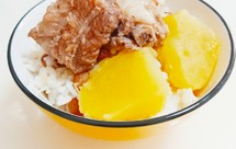 吃不够的：排骨+米饭（汤也好喝～～）