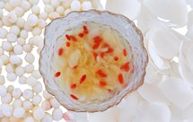 夏日消暑必备糖水｜百合芡实羹