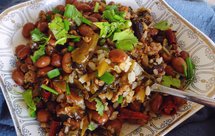 酸腌菜红豆牛肉盖饭