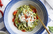 视觉降温，享受素食主义——牛油果罗勒松子酱节瓜凉面