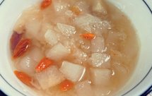 银耳雪梨汤～和糖水店一样的味道