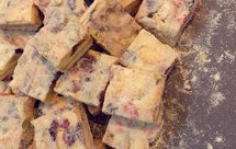 草莓开心果雪花酥