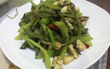 微微辣的尖椒清炒梅豆