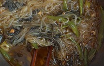 梅豆角丝芝麻叶米线