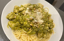 鸡肉罗勒松子意大利面