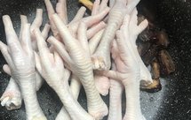 广东养生汤（花生眉豆煲鸡脚）