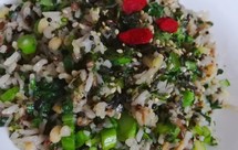 松子菜心粒炒杂粮饭，美味素食