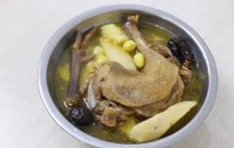 白果山药沙参当归炖鸡