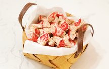 草莓开心果牛扎糖