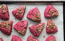 甜菜黑巧开心果司康