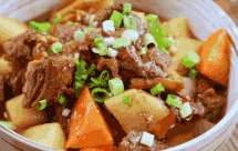 红烧萝卜炖牛腩，家常硬菜