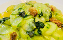 【家常菜】五花肉片炒紫苏青瓜