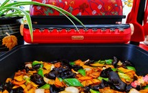 香辣开胃干锅版的肉片炒菌腐蔬