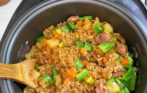 一次成功✅懒人必学的一道电饭煲焖饭 —— 土豆腊肠焖饭