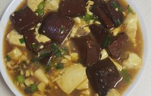 营养下饭菜--猪血炖豆腐