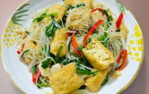 绿豆芽炒油豆腐(素菜)