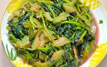 红苋菜炒苦瓜(素菜)