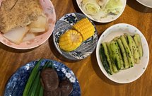 素菜 萝卜 西兰花秋葵 白菜 黄瓜配一块鸡胸肉 减脂