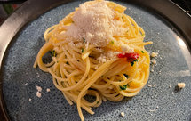 10分钟搞定！【素食主义者必备】 学会这道经典Aglio e Olio大蒜油意面秒变意面大厨！！