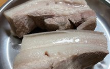 最简单的方法把一块肉吃了