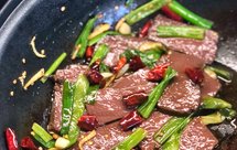 “葱爆鸭血”老公夸葱油裹着鸭血真的太香了！连葱都吃的一干二净哈哈