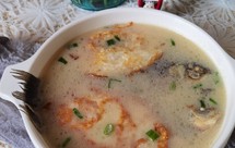 鲜美好喝‼️鲫鱼荷包蛋汤