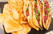 香酥夹肉火烧（河间驴肉火烧）