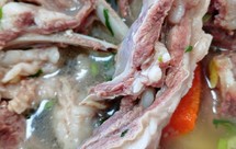 呼伦贝尔大草原–清汤羊排炖土豆胡萝卜