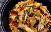 不煎不炸、软软嫩嫩酱烧吮指鱼头