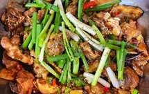 Bonnie创意菜：川湘味黄皮酸椒香菇鸡，TiMi大吉大利今晚吃鸡