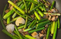 创意菜—荔香蒜苗小炒肉