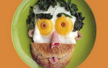 小朋友喜欢的早餐 创意吐司鸡蛋培根蔬菜搭配