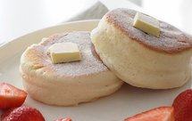 免烤箱#分享一个绝绝的早餐舒芙蕾松饼 简单制作新手无畏 附带颜值及制作小技巧！一定要试试！