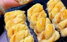 香葱沙拉肉松面包