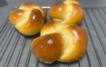 肉松色拉卷面包