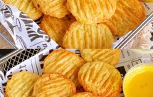 黑椒脆薯饼，一个土豆做一大盘的小零食，哄娃神器，强过薯片百倍