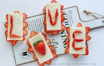 情人节爱的告白❤️草莓夹心三明治