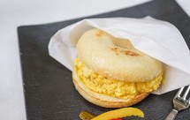 两种做法鸡蛋的日式鸡蛋三明治【低脂和风】