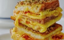 快手早餐—经典餐蛋爆浆芝士西多士三明治