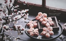 绿豆沙馅桃花酥