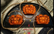 广式月饼~网红大螃蟹咸蛋黄月饼