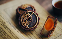 网红黑金广式蛋黄月饼