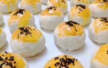 手工蛋黄酥（烫面法更省时省力哦）